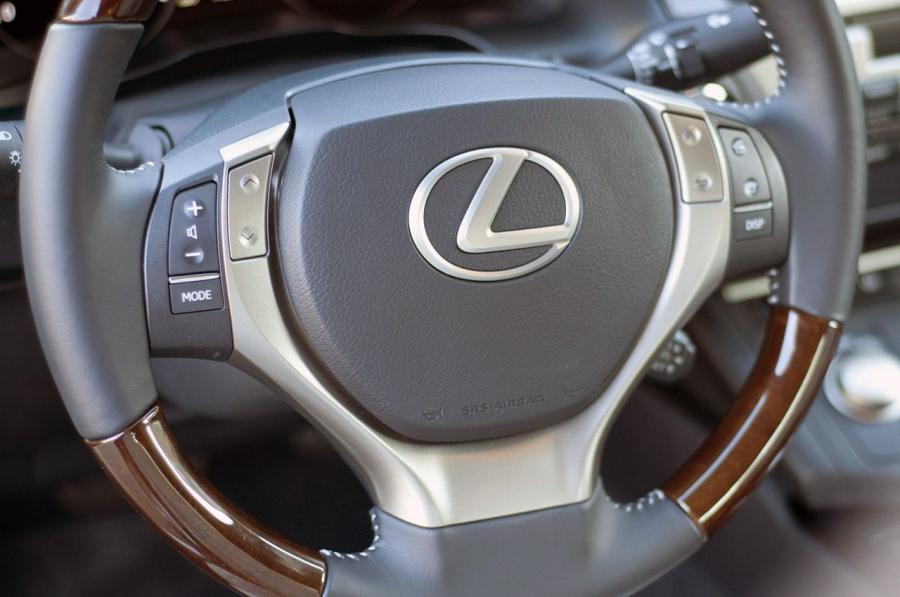  Lexus ES350 2013 года  (фото 37 из 64)